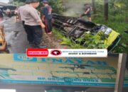 Polsek Cibungbulang Bersama Unit Laka Lantas Olah TKP Tangani Kecelakaan Lalu Lintas Kendaraan Truk di Gunung Bunder Bogor