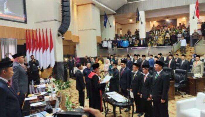 Ketua dan Wakil Ketua DPRD Kabupaten Bogor Periode 2024-2029 Resmi Dilantik.