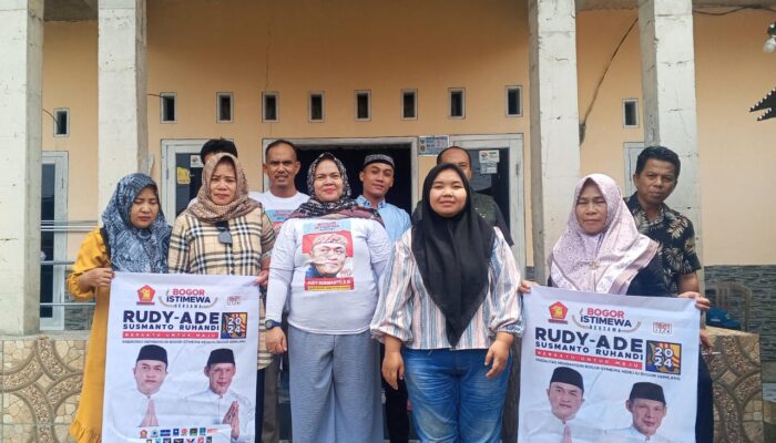 Relawan Team Rudy Susmanto (TRUST) melaksanakan kegiatan Bersih-Bersih Masjid Al Mu’Minun Kampung Kandang parung