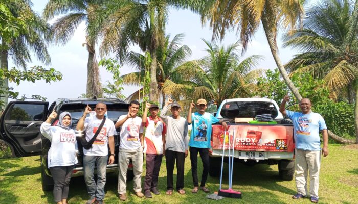 TRUST melaksankan PROGRAMNYA Bersih Bersih Masjid ( BBM ) Di cijeruk Kecamatan TAJURHALANG BOGOR.