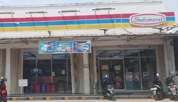 BANGUNAN TOKO INDOMARET BEROPRASI TANPA MENGANTONGI IMB MASIH MENJAMUR DI KABUPATEN BOGOR.