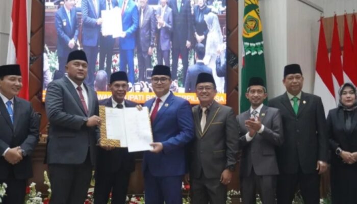KETUA DPRD KABUPATEN BOGOR SASTRA WINARA PIMPIN RAPAT PARIPURNA PENETAPAN PEMENANG PILKADA 2024.