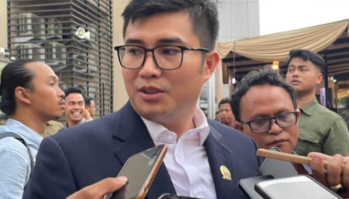 KETUA DPRD KAB.BOGOR SASTRA WINARA HIMBAU WARGA BOGOR UNTUK TIDAK BUANG SAMPAH DI SUNGAI.