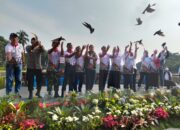 WAKIL BUPATI BOGOR ADE RUHANDI PIMPIM TEBAR BENIH IKAN DI SETU PLAZA CIBINONG