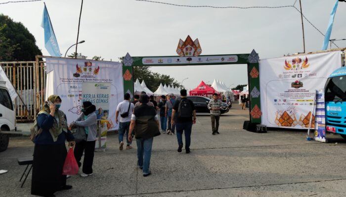 SEWA TENDA EVENT BOGOR FEST TAHUN 2025 MENCAPAI 8. JUTA /TENDA SANGAT MEMBEBANI PEDANG KECIL.