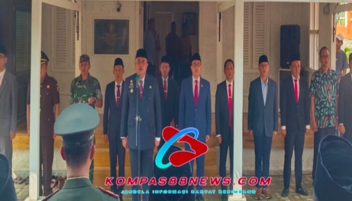 Bupati dan Wakil Bupati Bogor Jemput Bendera Pusaka dari Desa Malasari Menuju Tegar Beriman Gaungkan Semangat Kemerdekaan