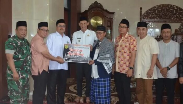 Wakil Bupati Bogor Ade Ruhandi (Jaro Ade ) Ajak Warga Gotong Royong dan Jaga Kebersihan Lingkungan.