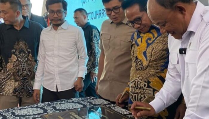 Ketua DPRD Kabupaten Bogor Dampingi Kepala BGN Salurkan MBG di SDN Citaringgul 02 Babakan Madang