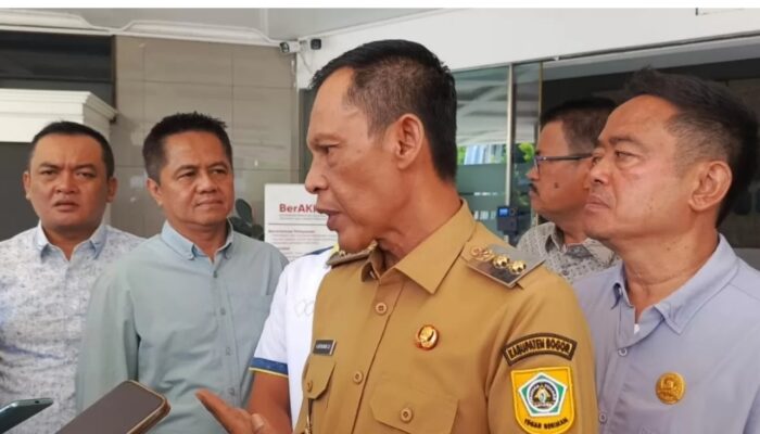WAKIL BUPATI BOGOR H. ADE RUHANDI (Jaro Ade ) BANTAH KERAS INTIMIDASI KADES TERKAIT KONFLIK AGRARIA DI CIJERUK DAN CIGOMBONG BOGOR.